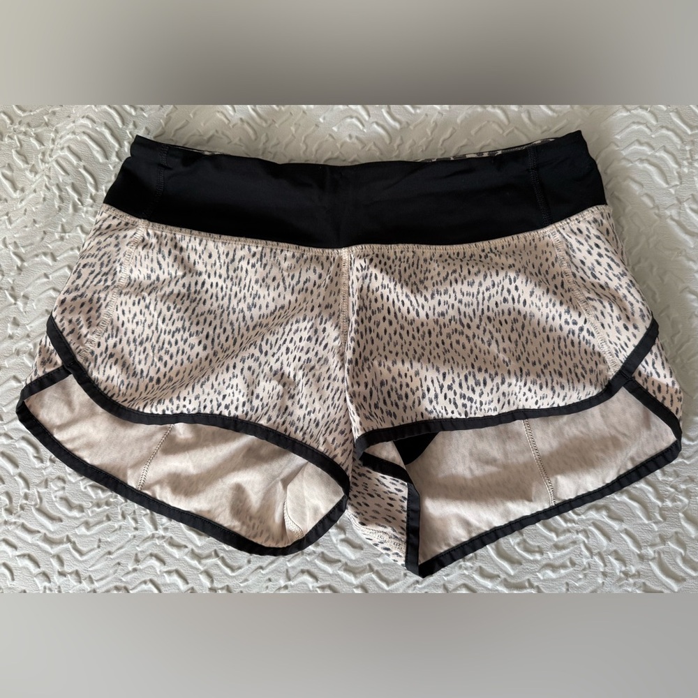 Lululemon Run: Speed Shorts Black/Pale Blush(?) Sz 4